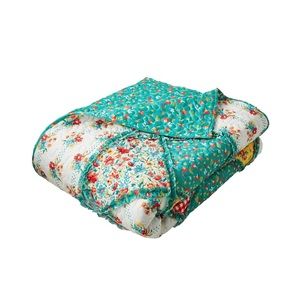 The Pioneer Woman Petal Party